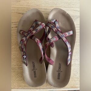 Minnetonka Women's Red and Brown Sandals